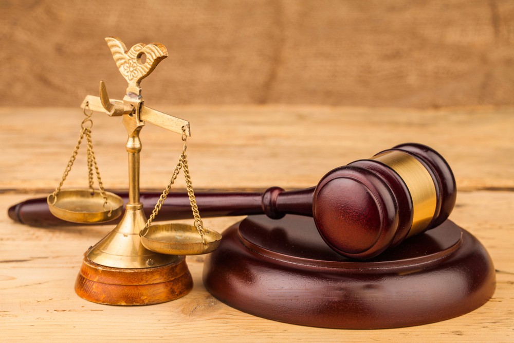 استخدام وکیل و کارآموز وکالت دارای پروانه وکالت