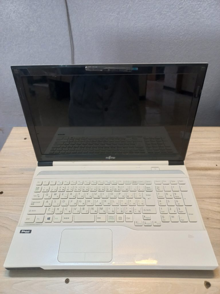 لپتاپ استوک Fujitsu سبک و راحت