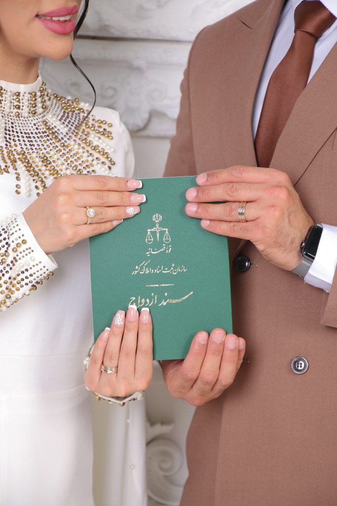 استودیواهورا