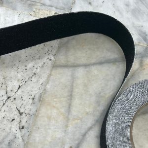 قیمت ترمز پله سمباده ای مشکی پشت چسبدار در کرج
