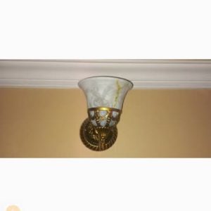 دوعدد لوستر پذیرایی 8 شاخه و یکعدد لوستر اشپزخانه و دوعدد دیوار کوب برنجی با کیفیت عالی