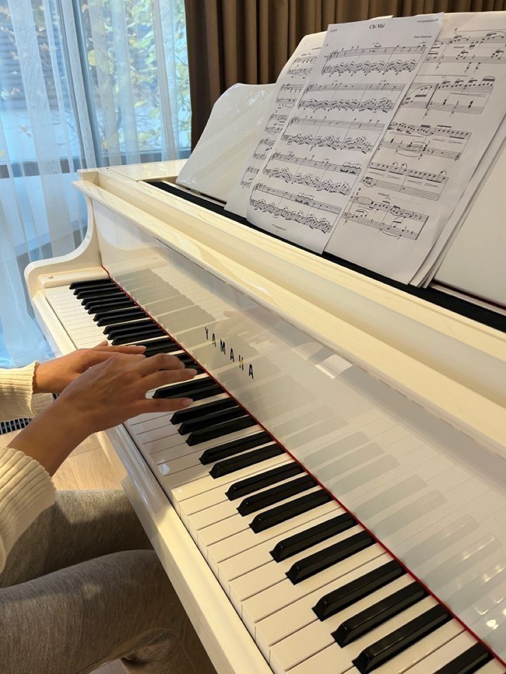 تدریس حرفه ای پیانو و هنگ درام در منزل هنرجو، مدرس خانم