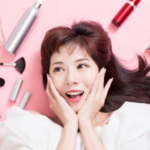 فروش انواع لوازم آرایشی و بهداشتی/عطر/محصولات مو و برقی/پوشاک و ترمه